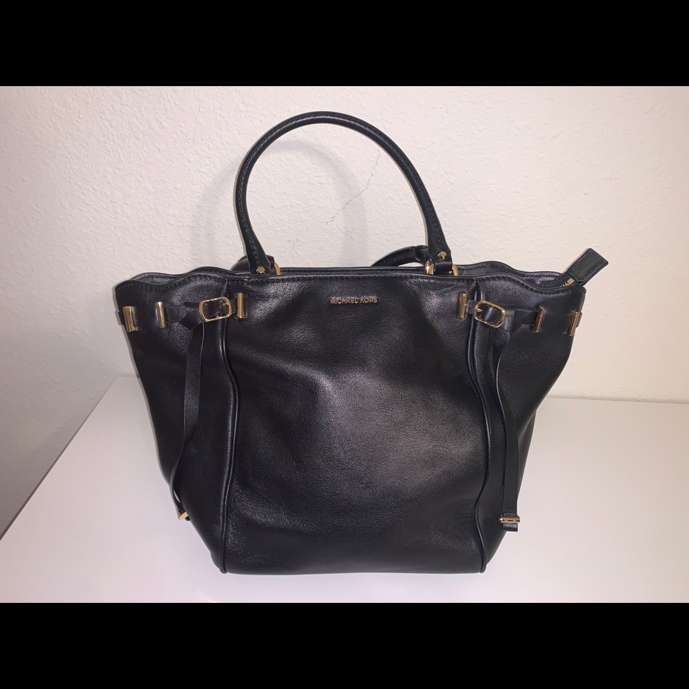 Black Micheal Kors Purse